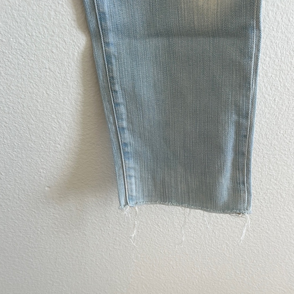 WildFox Distressed Light Blue Jeans Raw Hems - Picture 5 of 8